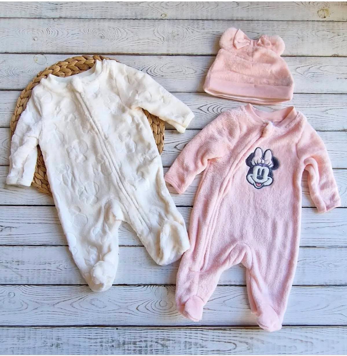 Set 2 Enteritos Minnie Invierno 🍂❄️🌨️