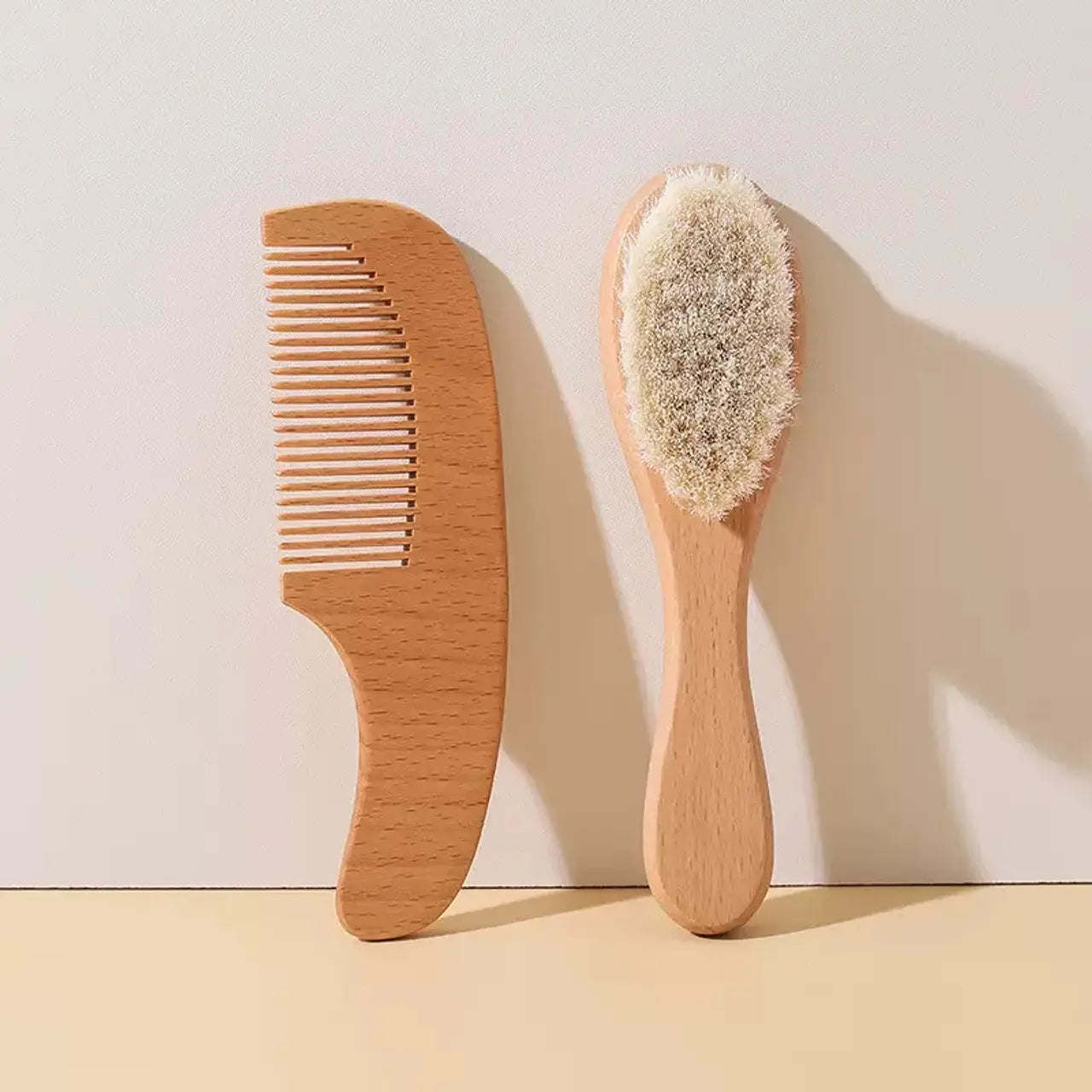 Set Cepillo y Peineta Madera Bebé