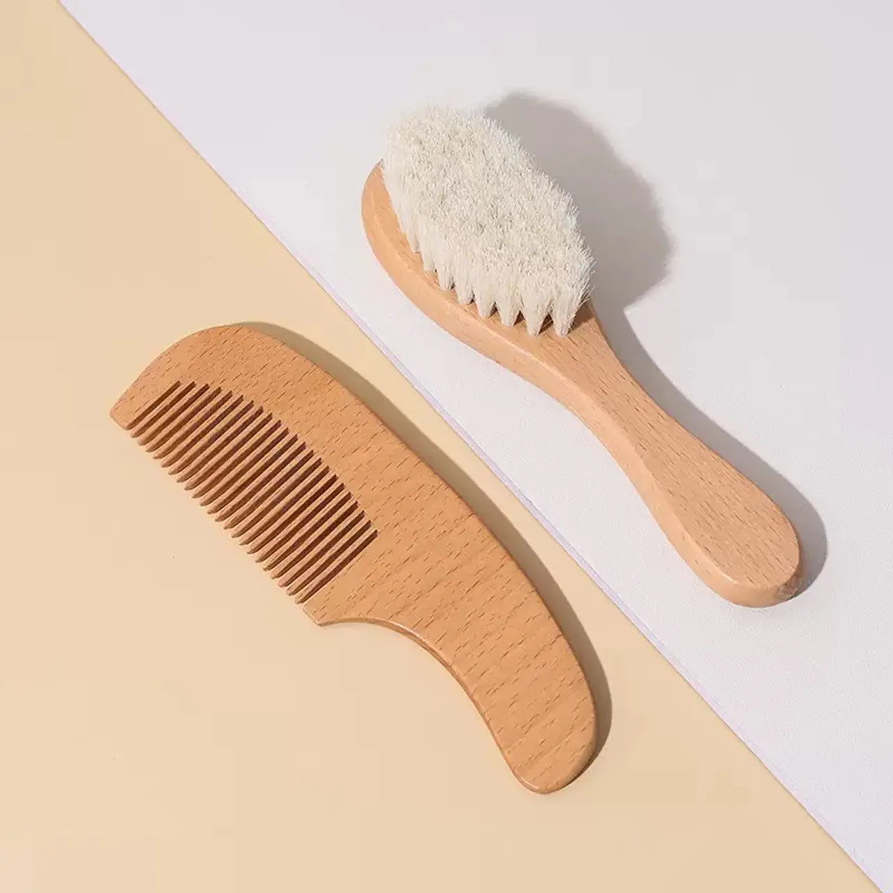 Set Cepillo y Peineta Madera Bebé